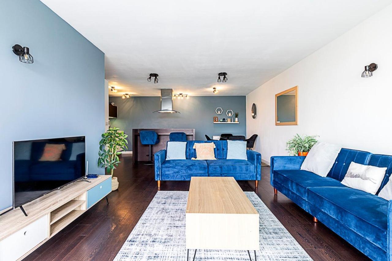 Appartement Airy 2-bedroom Flat With Balcony *
