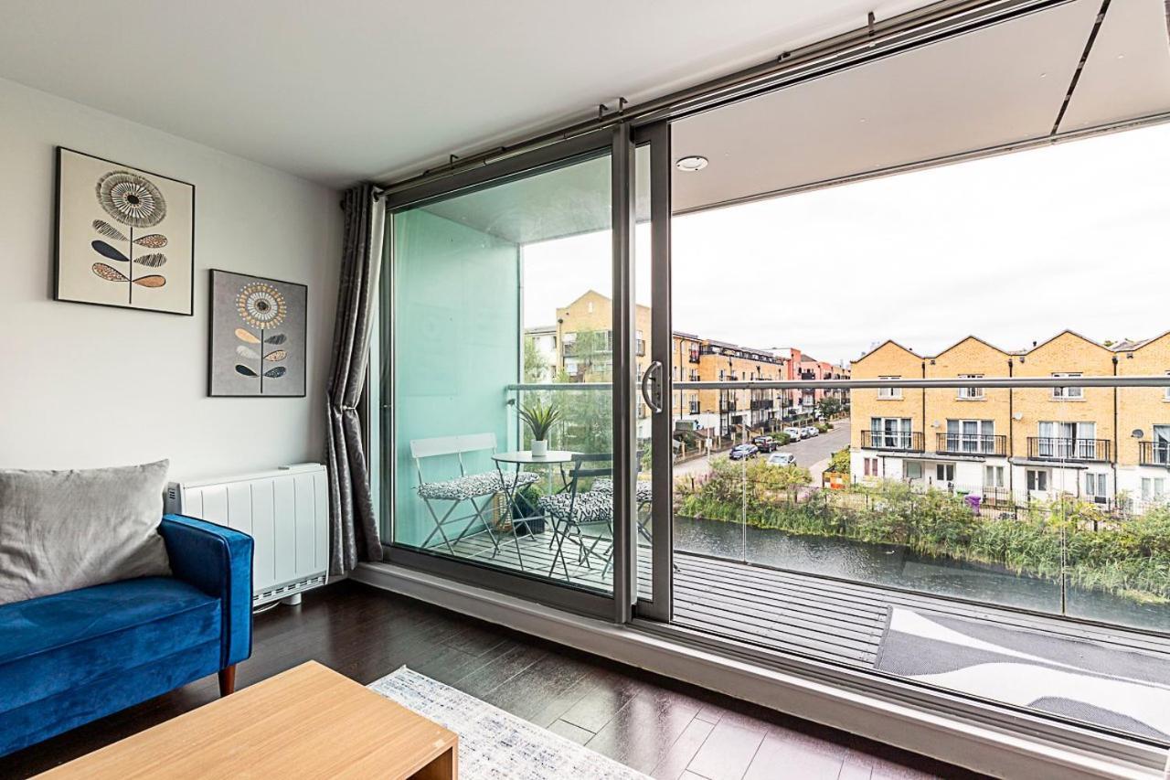 Airy 2-bedroom Flat With Balcony Appartement Londres