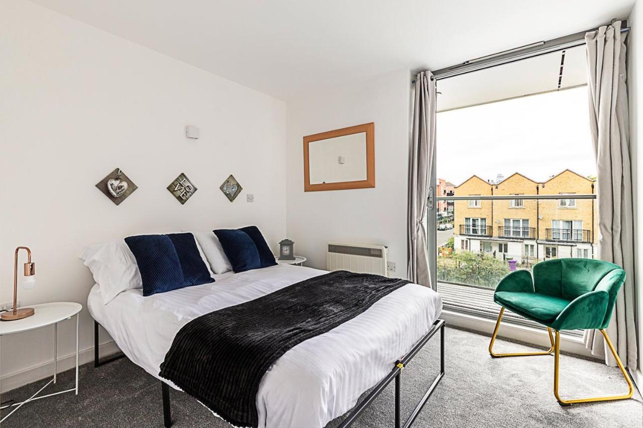 Airy 2-bedroom Flat With Balcony Appartement Londres