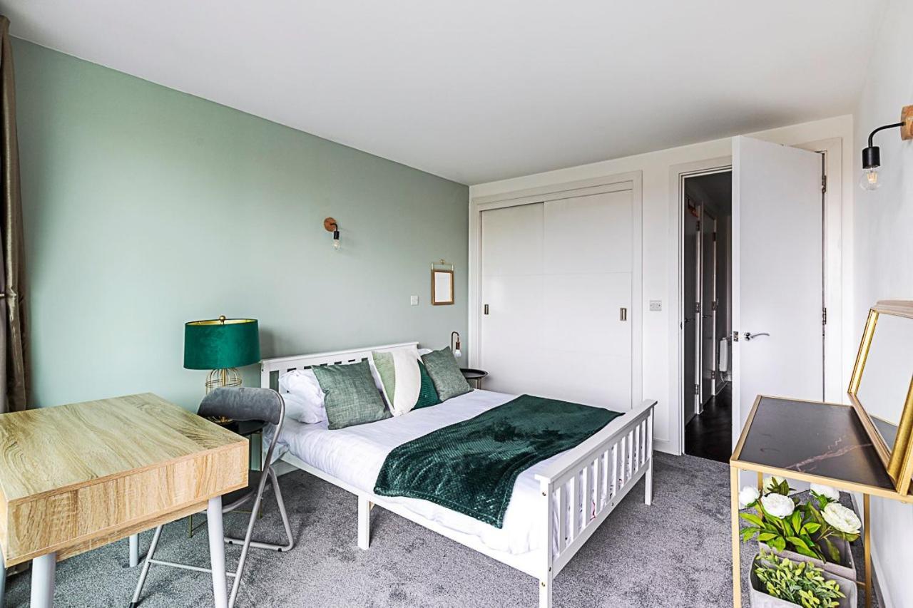 Appartement Airy 2-bedroom Flat With Balcony