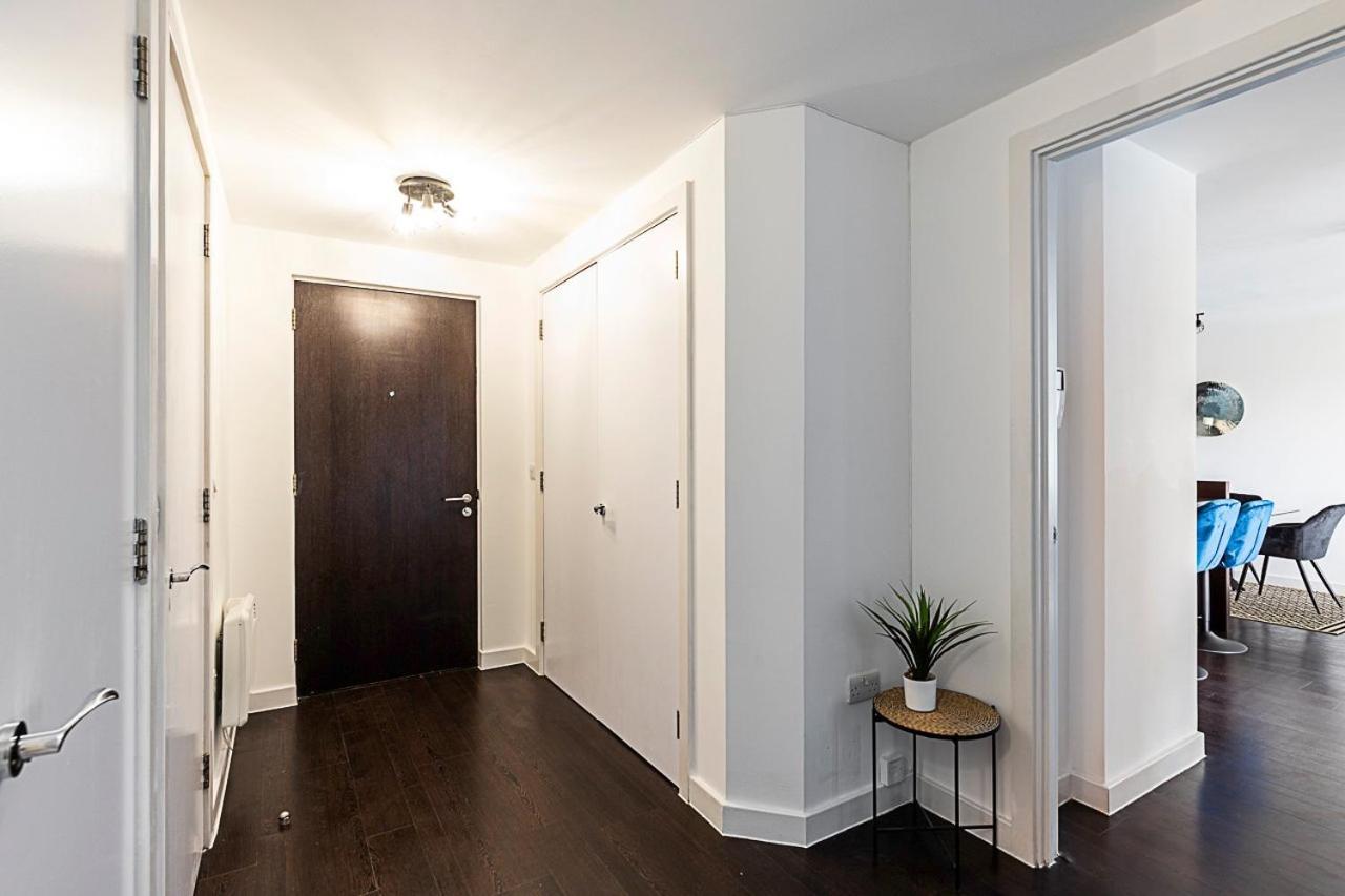 Airy 2-bedroom Flat With Balcony